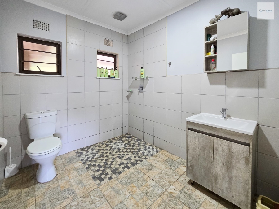4 Bedroom Property for Sale in Cintsa East Eastern Cape